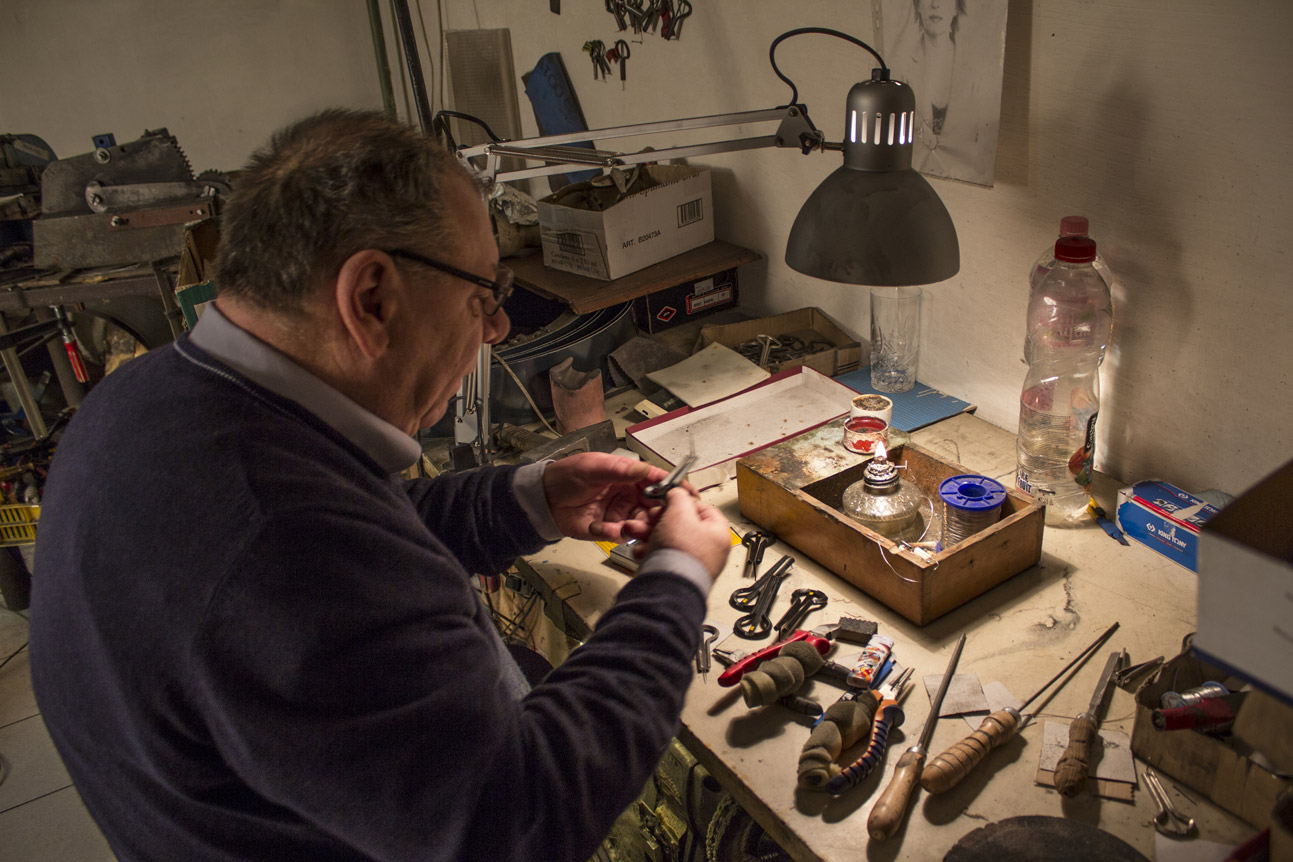 Zoltán Szilágyi Jew's harp maker